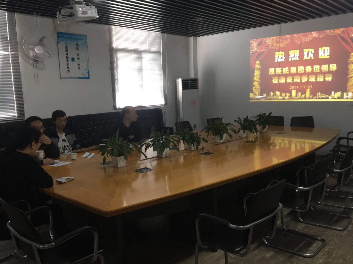 �y�������������������