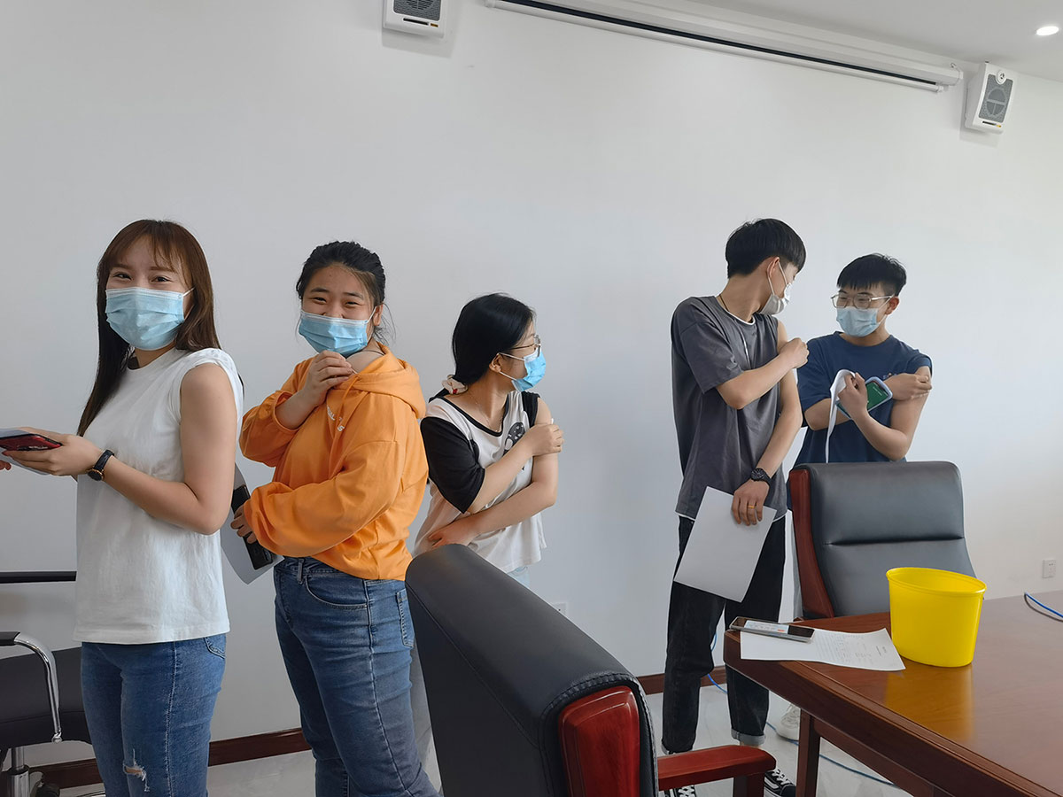 疼么，不疼，甚至有點(diǎn)想笑.jpg